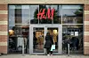 H&M har over 4000 butikker fordelt over store dele af verden. Her ses en butik i Nørrebro Centret, København. (Arkivfoto).