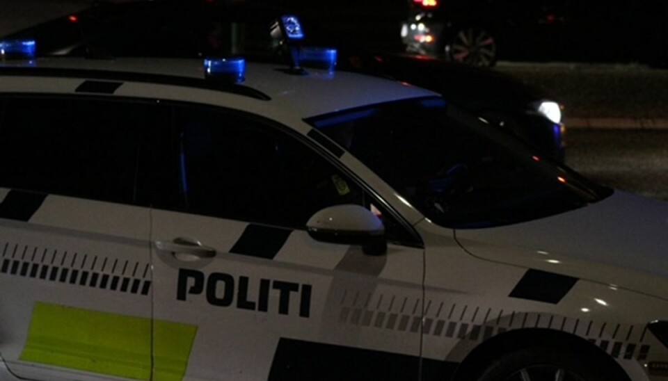 Politiet har endnu ikke fundet den mandlige bilist, som stak af til fods. Politiet har endnu ikke fundet den mandlige bilist, som stak af til fods.