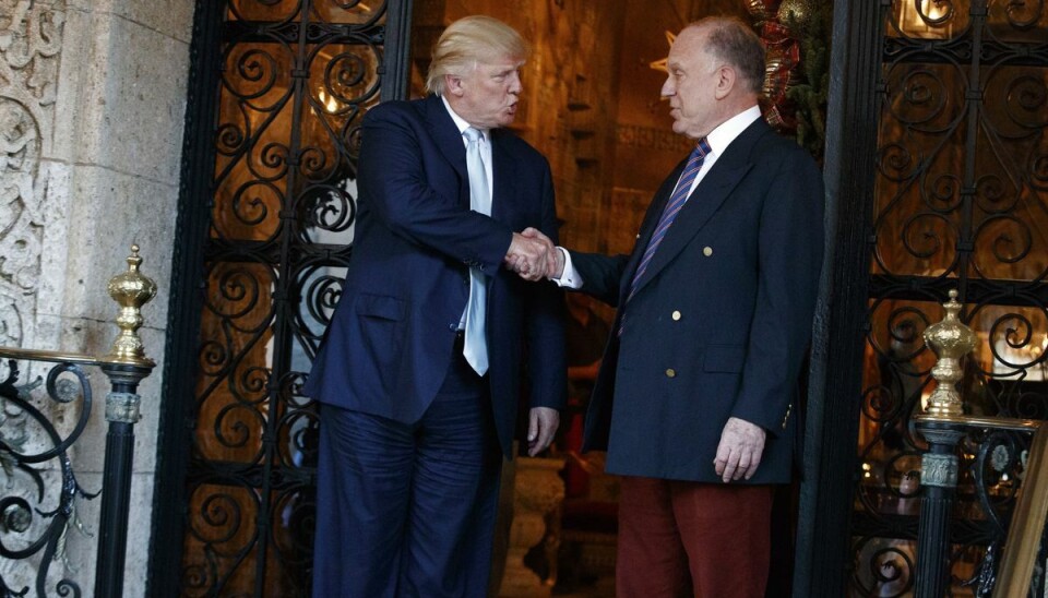 Tidligere præsident Donald Trump (til venstre) og forretningsmanden Ronald S. Lauder (til højre), der er søn af Estée Lauder, har kendt hinanden siden college. (Arkivfoto). Tidligere præsident Donald Trump (til venstre) og forretningsmanden Ronald S. Lauder (til højre), der er søn af Estée Lauder, har kendt hinanden siden college. (Arkivfoto).