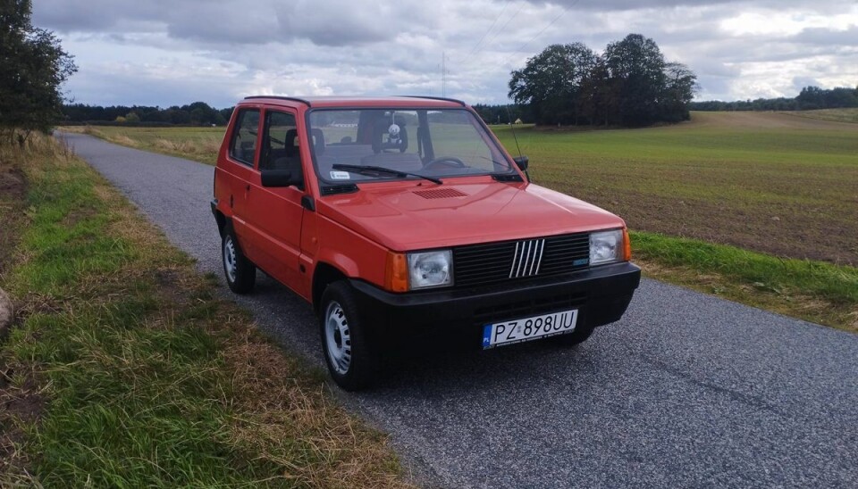 Den røde Fiat Panda Fire. Den røde Fiat Panda Fire.
