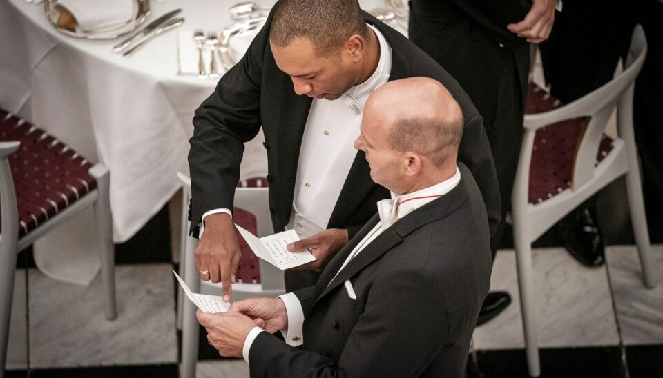 De Konservative formand, Søren Pape Poulsen, skal skilles fra Josue Medina Vasquez Poulsen. Parret deltog i søndags i et gallataffel i forbindelse med fejringen af dronningens 50-års regeringsjubilæum. De Konservative formand, Søren Pape Poulsen, skal skilles fra Josue Medina Vasquez Poulsen. Parret deltog i søndags i et gallataffel i forbindelse med fejringen af dronningens 50-års regeringsjubilæum.