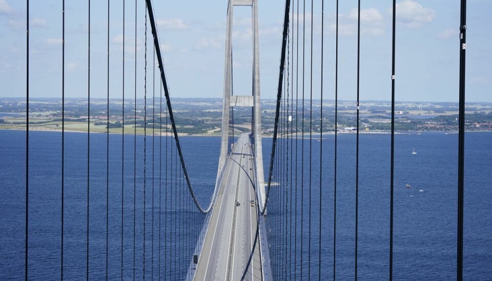 Der er varsel om kraftig vind på Storebæltsbroen. Der er varsel om kraftig vind på Storebæltsbroen.