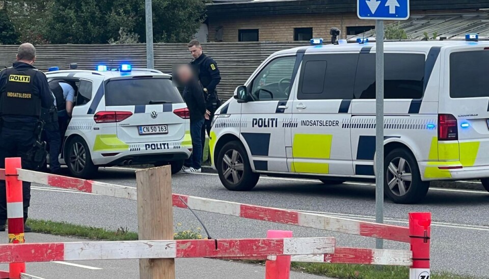 De anholdte truede med at slå en person ihjel. De anholdte truede med at slå en person ihjel.