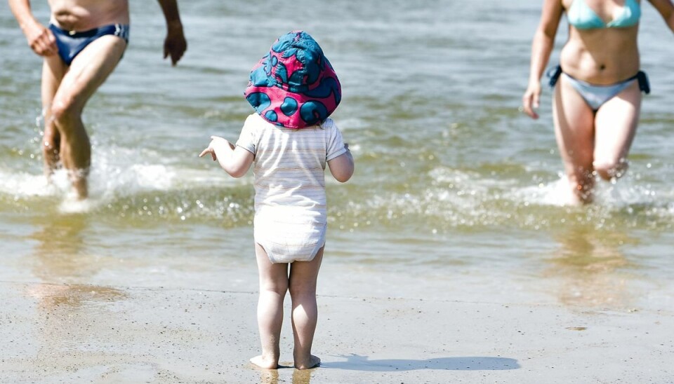 Husk at nyde det gode sommervejr tidligt på ugen, siger DMI, for efter onsdag begynder det at knække. (Arkivfoto).