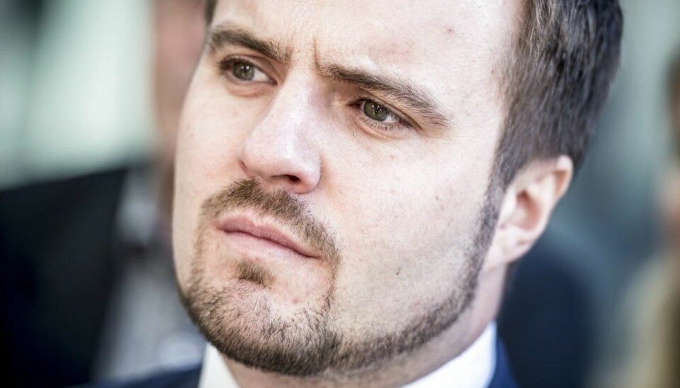 Erhvervsminister Simon Kollerup (S) det for en 'kæmpe sejr for danskere'. Men ordningen flopper fælt. Erhvervsminister Simon Kollerup (S) det for en 'kæmpe sejr for danskere'. Men ordningen flopper fælt.