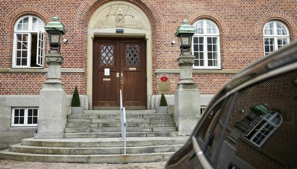Retten i Aarhus indleder torsdag en sag mod to mænd, der er tiltalt for at tilslutte sig Islamisk Stat i Syrien. Fire andre mænd er tiltalt for at sende penge til organisationen. (Arkivfoto).