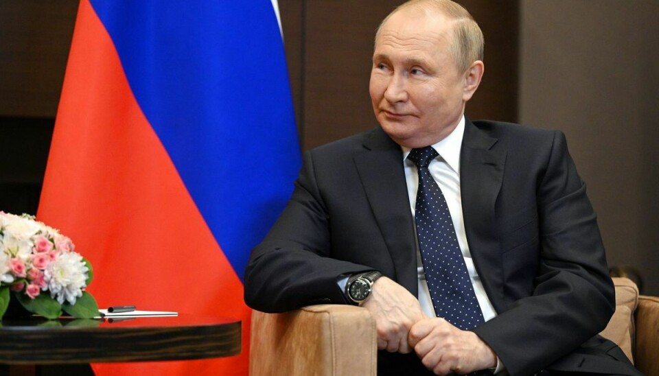 Angiveligt har Ruslands præsident, Vladimir Putin, været udsat for et attentatforsøg, efter at han havde sendt russiske soldater ind over grænsen til Ukraine. Det hævder i hvert fald Ukraines militære efterretningschef.