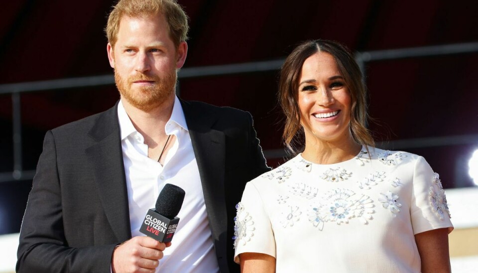 Harry og Meghan har adopteret en hund. Harry og Meghan har adopteret en hund.