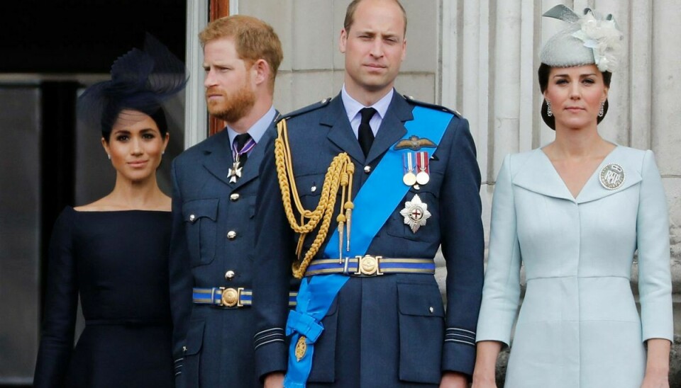 Hertuginde Meghan og prins Harry flyttede til USA for to år siden og trådte tilbage fra deres officielle pligter. Her ses de med prins Harrys bror, prins William, og dennes hustru, hertuginde Kate, i 2018. (Arkivfoto).