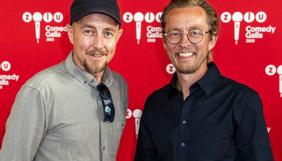 r8Dio–‘Undskyld vi roder' er nomineret for deres podcast af samme navn. Bag navnet gemmer sig Brian Lykke (th) og Kasper Nielsen (tv) samt en lang række medvirkende, herunder Rasmus Bruun og Frederik Cilius, som sammen vandt Årets Komiker i 2017 for radioprogrammet 'Den Korte Radioavis'. (Arkivfoto). r8Dio–‘Undskyld vi roder' er nomineret for deres podcast af samme navn. Bag navnet gemmer sig Brian Lykke (th) og Kasper Nielsen (tv) samt en lang række medvirkende, herunder Rasmus Bruun og Frederik Cilius, som sammen vandt Årets Komiker i 2017 for radioprogrammet 'Den Korte Radioavis'. (Arkivfoto).