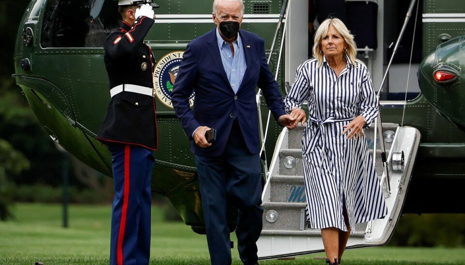 Jill Biden skal isoleres, efter at hun er blevet testet positiv for coronavirus.