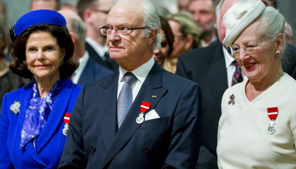 Dronning Margrethe ses her sammen med kong Carl Gustaf og dronning Silvia i januar 2016 i forbindelse med markeringen af norske kong Haralds 25-års jubilæum som Norges regent. Dronning Margrethe ses her sammen med kong Carl Gustaf og dronning Silvia i januar 2016 i forbindelse med markeringen af norske kong Haralds 25-års jubilæum som Norges regent.
