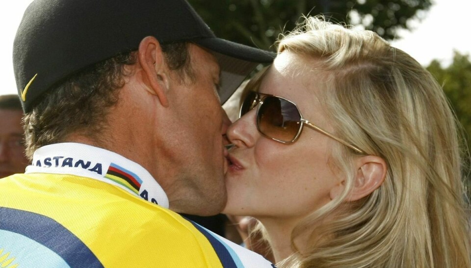 Siden 2008 har de dannet par. Nu er cykelikonet Lance Aemstrong så endelig blevet gift med Anna Hansen, som han kalder 'sit livs kærlighed'.