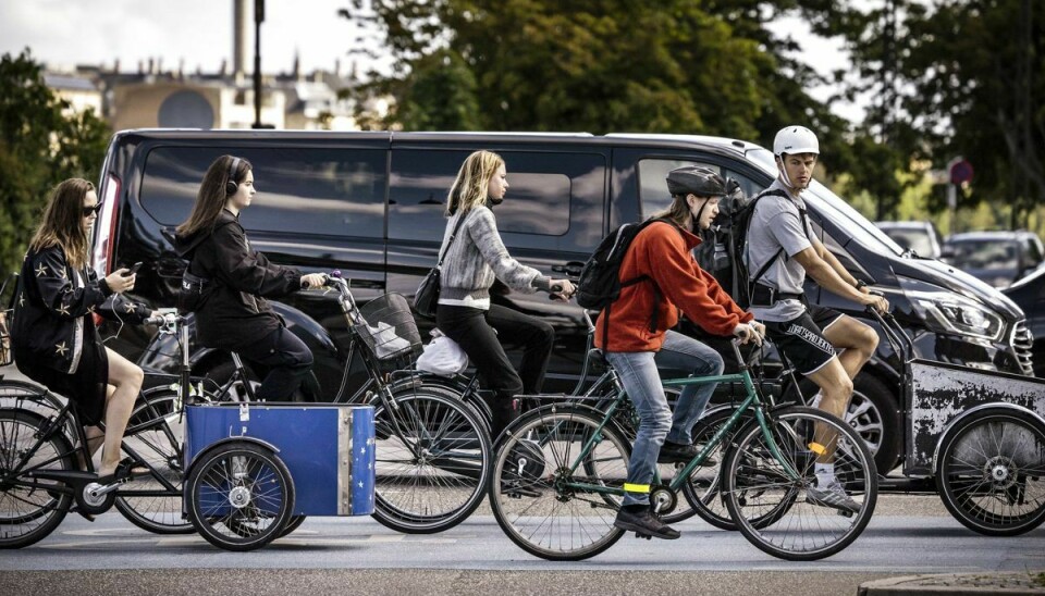 Den grønne forbruger, som ifølge rapporten lever relativt bæredygtigt, er for eksempel 'den unge vegetar, der kører på cykel til studiet og ikke flyver eller kører bil og som næsten aldrig køber tøj'. 14 procent af danskerne hører under denne kategori. (Arkivfoto).