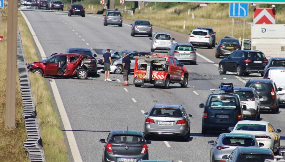 Flere biler er stødt sammen på motorvejsstrækningen.