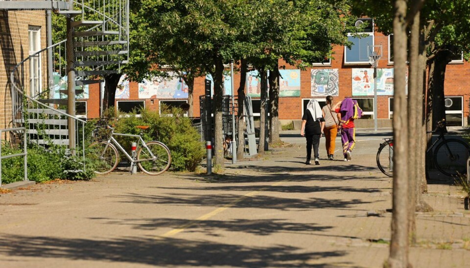 På Gl. Lindholm skole er en ansat blevet fængslet