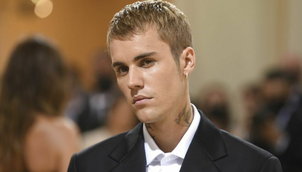 Selv om Justin Bieber for få måneder siden blev ramt af en ansigtslammelse som følge af det sjældne Ramsay Hunt syndrom, melder han klar til at spille på Smukfest onsdag aften.