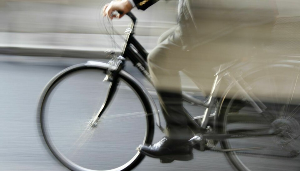 Tusindvis af cyklister ser stort på trafikreglerne, når de suser rundt.