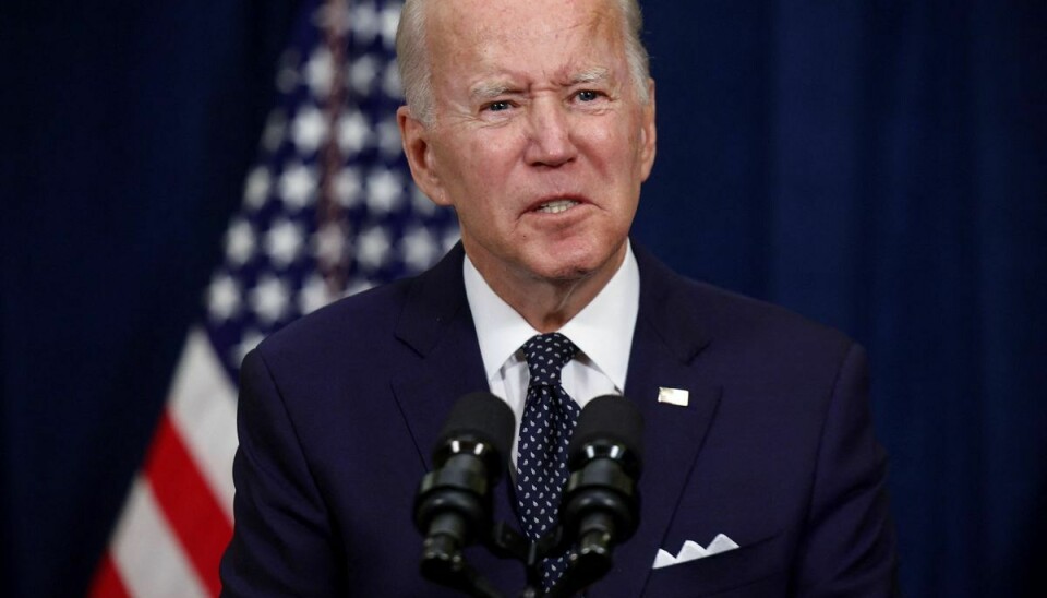 Den amerikanske præsident Joe Biden vil have oliepriserne ned, og han ønsker at Saudi-Arabien skurer på hanerne.