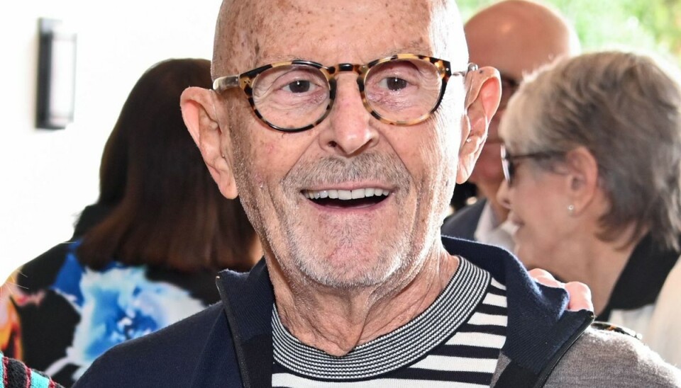 Mo Ostin, som har stået i spidsen for Warner Records, har arbejdet sammen med store stjerner. Mo Ostin, som har stået i spidsen for Warner Records, har arbejdet sammen med store stjerner.