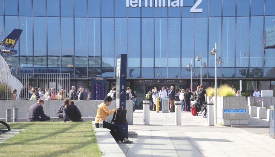 En enkelt joke betød, at politiet måtte rykke talstærkt ud og en hel terminal blev evakueret. En enkelt joke betød, at politiet måtte rykke talstærkt ud og en hel terminal blev evakueret.