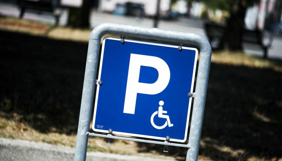 Flere parkeringskort er blevet stjålet fra biler, lyder det fra Nordsjællands Politi.