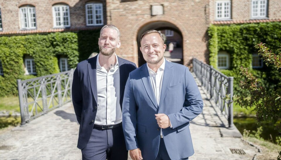 Thomas Evers Poulsen har fået rollen som toastmaster til brylluppet. Han dansede med Mascha Vang i den seneste sæson af 'Vild med dans', hvor de fik en femteplads. Han er på plads til brylluppet med sin kæreste, Sæþór Kristínsson, som vandt den seneste udgave af 'Den store bagedyst'.