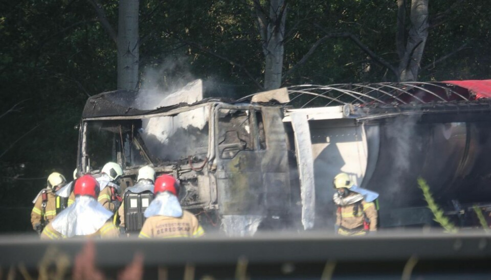 Lastbil i brand på Amagermotorvejen. Lastbil i brand på Amagermotorvejen.