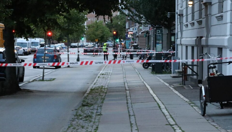 Den 29-årige mand, der blev stukket ned, er i stabil tilstand, oplyser politiet. Den 29-årige mand, der blev stukket ned, er i stabil tilstand, oplyser politiet.