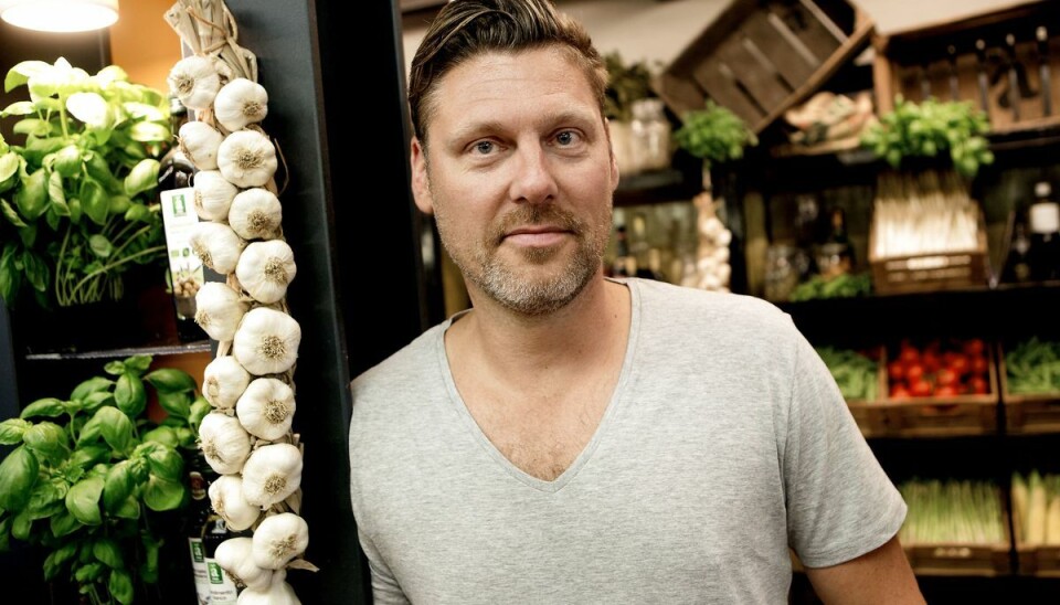 Et for varmt kølerum i 'Tim Vladimirs Kantine' koster nu den populære TV-vært såvel en bøde som en sur smiley. Et for varmt kølerum i 'Tim Vladimirs Kantine' koster nu den populære TV-vært såvel en bøde som en sur smiley.