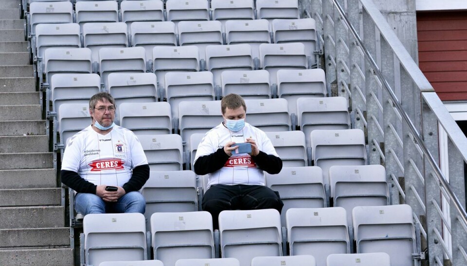 Tilskuere venter på 3F Superligakampen mellem AGF og Randers FC på Ceres Park i Aarhus , torsdag den 22. april 2021.. (Foto: Henning Bagger/Ritzau Scanpix)