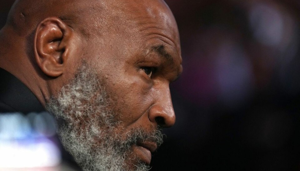 Mike Tyson forudsiger sin snarlige død. Mike Tyson forudsiger sin snarlige død.