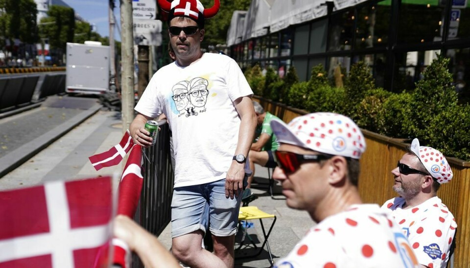 Nogle venner fra Holstebro ved Champs-Élysées inden sidste etape af Tour de France 2022 søndag den 24. juli 2022.