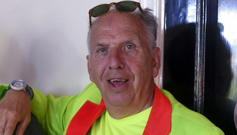 Via en 'lettere omskrivning' af sit hit 'Ingeborg', hylder Jacob Haugaard i gult nu den danske Tour de France favorit Jonas Vingegaard med sang. Via en 'lettere omskrivning' af sit hit 'Ingeborg', hylder Jacob Haugaard i gult nu den danske Tour de France favorit Jonas Vingegaard med sang.