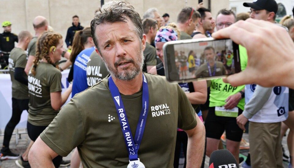 Kronprins Frederik taler med pressen efter han har løbet 10 km under Royal Run i København og på Frederiksberg, mandag den 6. juni 2022. Kronprins Frederik taler med pressen efter han har løbet 10 km under Royal Run i København og på Frederiksberg, mandag den 6. juni 2022.