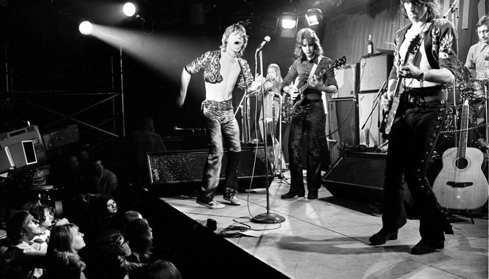 Billedet her er fra en koncert på The Marquee Club i London den 26. marts 1971. Fra venstre er det Mick Jagger, Jim Price, Mick Taylor, Keith Richards og Charlie Watts. Billedet her er fra en koncert på The Marquee Club i London den 26. marts 1971. Fra venstre er det Mick Jagger, Jim Price, Mick Taylor, Keith Richards og Charlie Watts.