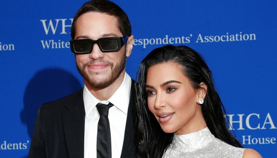 Kim Kardashian med kæresten Pete Davidson Kim Kardashian med kæresten Pete Davidson