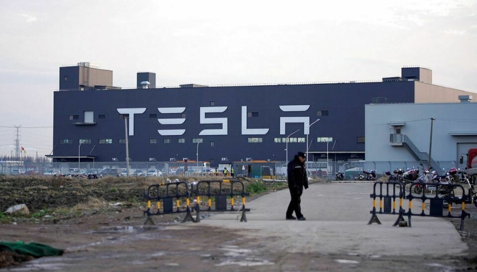 Teslas fabrik i Shanghai i Kina har været midlertidigt lukket som følge af covid-19-restriktioner og det afspejles i antallet af leveringer af køretøjer i andet kvartal, der viste en nedgang i forhold til første kvartal. (arkivfoto)