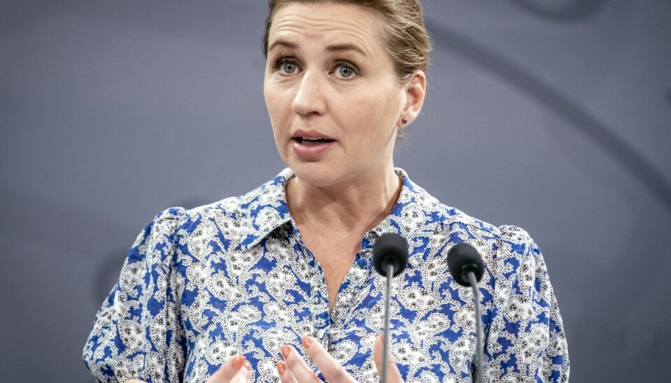 Mette Frederiksen byder kritikken velkommen