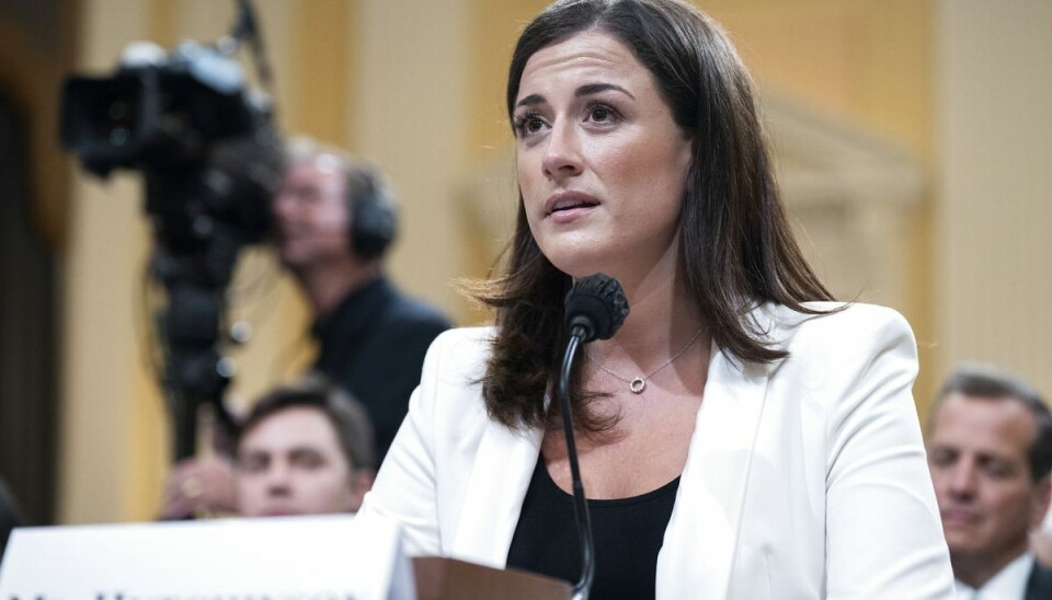 Cassidy Hutchinson vidnede tirsdag for det såkaldte 6. januar-udvalg, hvor hun afslørede detaljer om Donald Trumps gøren og laden den 6. januar 2021. Cassidy Hutchinson vidnede tirsdag for det såkaldte 6. januar-udvalg, hvor hun afslørede detaljer om Donald Trumps gøren og laden den 6. januar 2021.