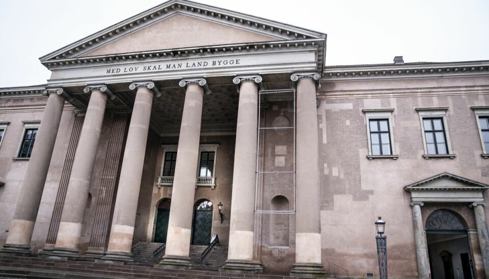 En dansk kvinde har onsdag tilstået, at hun har hvidvasket for flere milliarder kroner En dansk kvinde har onsdag tilstået, at hun har hvidvasket for flere milliarder kroner