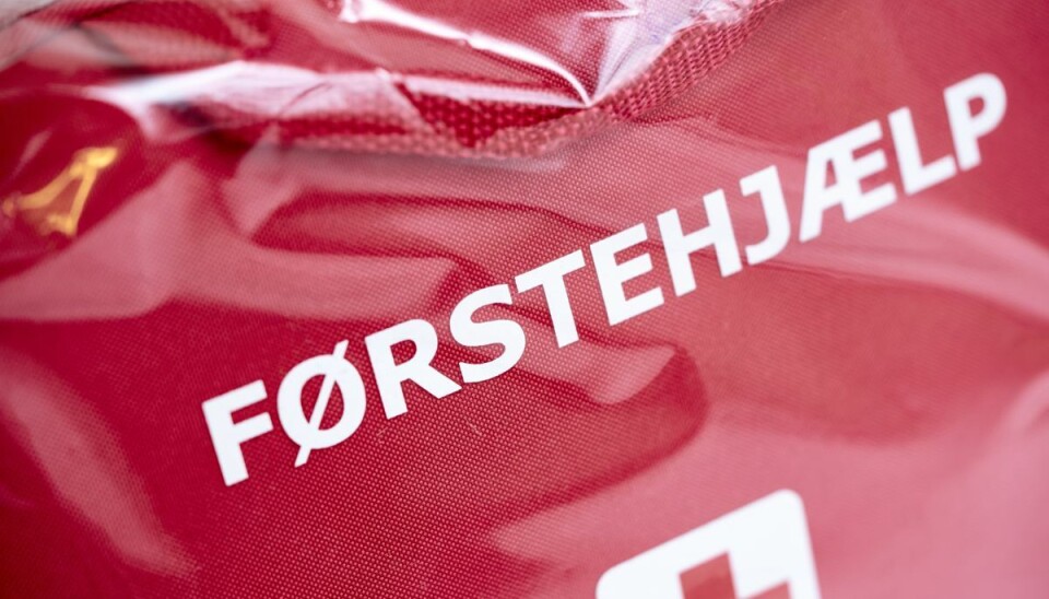En 16-årig har erkendt at have sat ild til en førstehjælpstaske. En 16-årig har erkendt at have sat ild til en førstehjælpstaske.