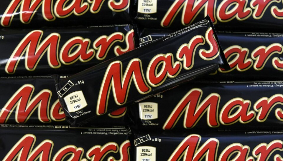 På en fabrik, der blandt andet fremstiller den populære chokoladebar Mars, faldt to personer torsdag ned i et kar fyldt med chokolade. (Arkivfoto). På en fabrik, der blandt andet fremstiller den populære chokoladebar Mars, faldt to personer torsdag ned i et kar fyldt med chokolade. (Arkivfoto).