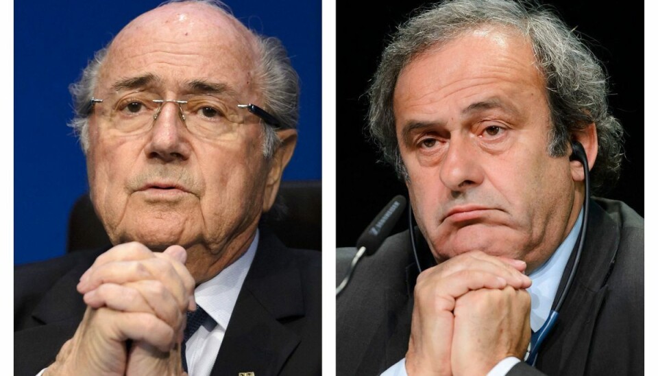 De forhenværende fodboldchefer Sepp Blatter (til venstre) og Michel Platini blev i 2015 udelukket fra fodbold grundet mistanke om pengesvindel. (Arkivfoto). De forhenværende fodboldchefer Sepp Blatter (til venstre) og Michel Platini blev i 2015 udelukket fra fodbold grundet mistanke om pengesvindel. (Arkivfoto).