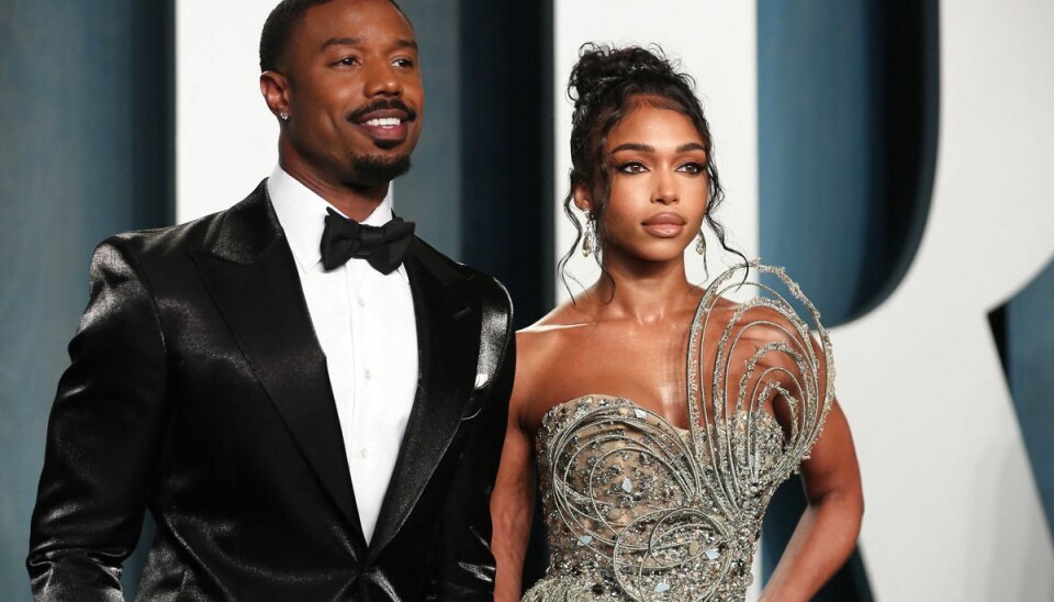 Michael B. Jordan og Lori Harvey på den røde løber ved Vanity Fair's Oscar fest den 27. marts.