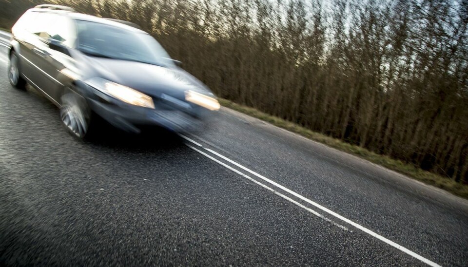 Den 33-årige mand fik inddraget sit kørekort og derudover også bilen han lejede. Den 33-årige mand fik inddraget sit kørekort og derudover også bilen han lejede.
