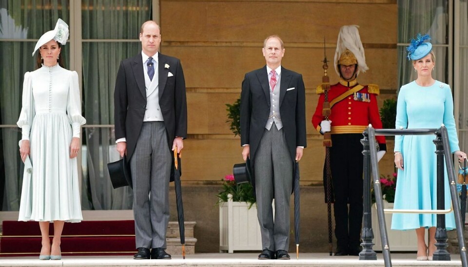 William og Kate på trappen op til paladset sammen med prins Edward og hans hustru, grevinde Sophie af Wessex. William og Kate på trappen op til paladset sammen med prins Edward og hans hustru, grevinde Sophie af Wessex.