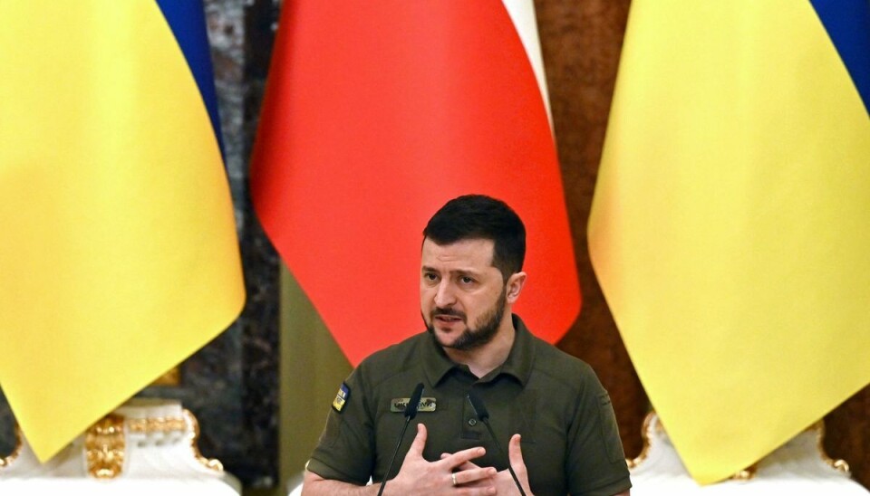 Ukraines præsident, Volodymyr Zelenskyj, mener, at Rusland bevidst ønsker at gøre ukrainske byer ubeboelige og forvandle dem til aske. (Arkivfoto).