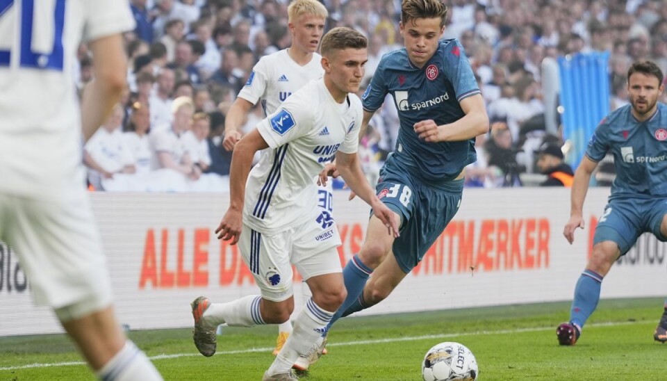 Fans gik amok på TV-hold i Parken Fans gik amok på TV-hold i Parken