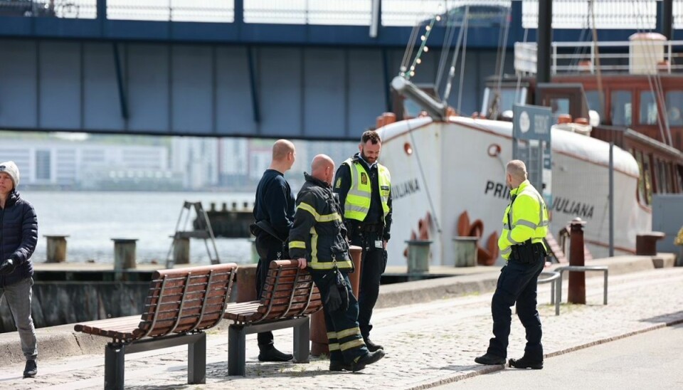 En mand er død i en drukneulykke. En mand er død i en drukneulykke.